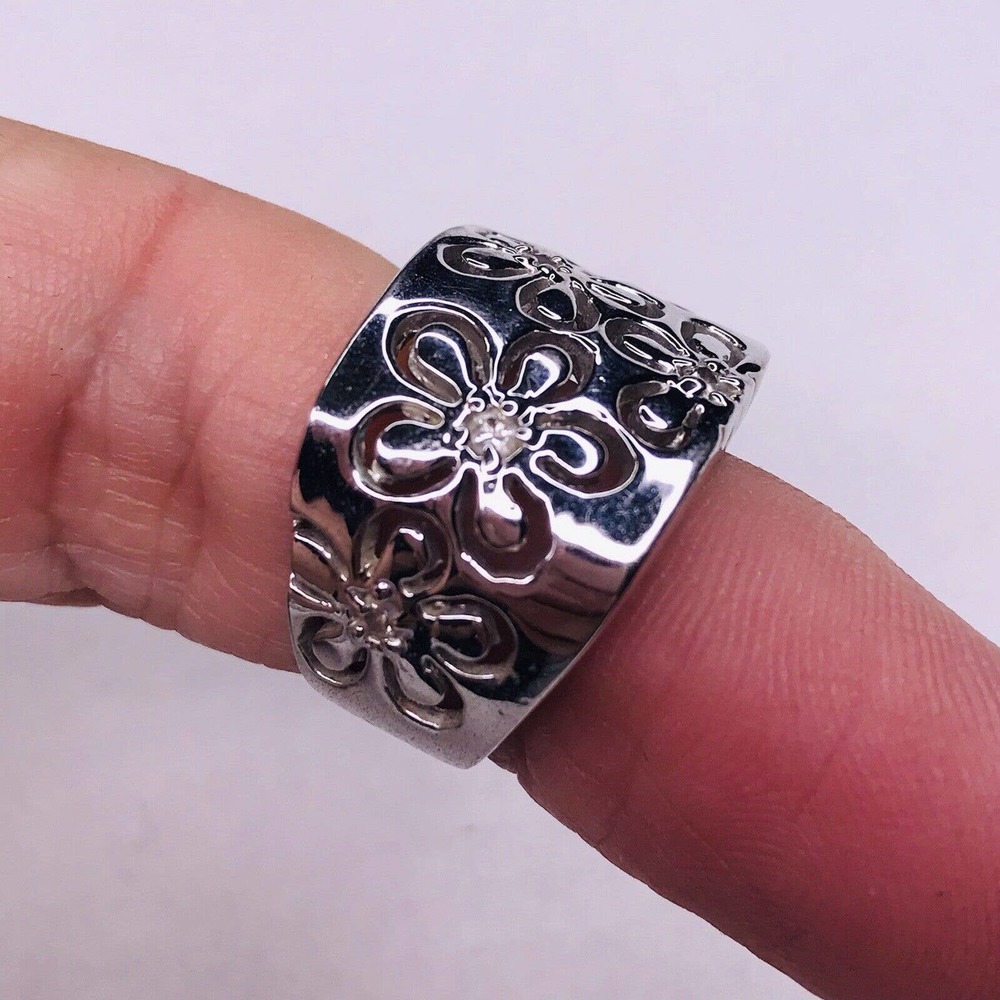 RSO Silver Flower Daisey Cut Out Rhinestones Ring Size 5.5